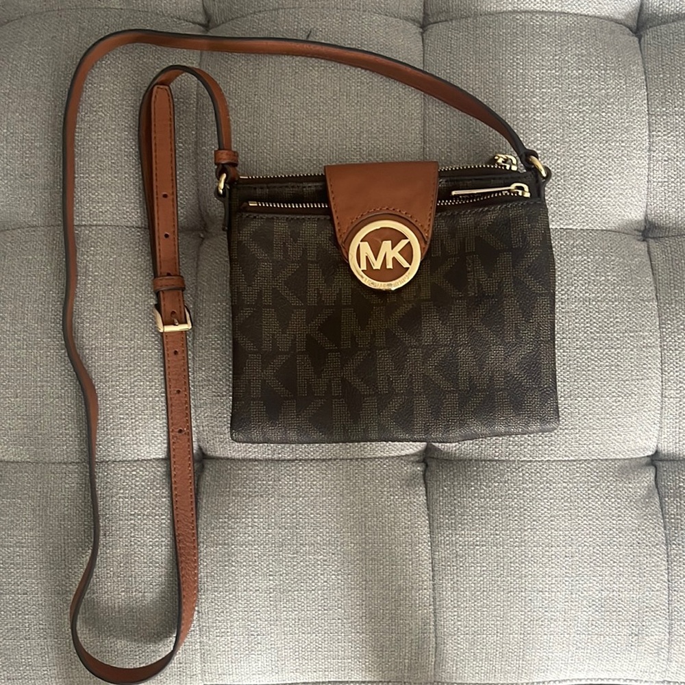 Michael Kors crossbody, NEVER USED